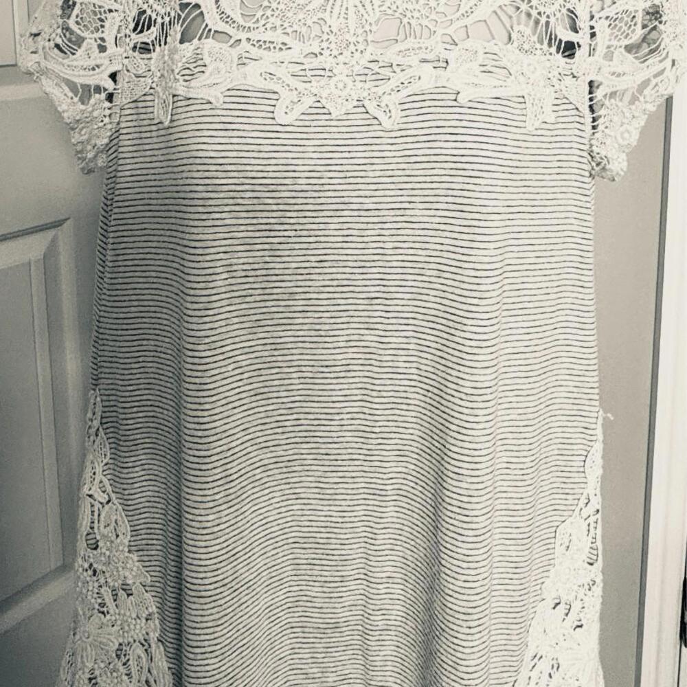 Altar’d State Women’s SMALL Cotton Stripe Top with Ivory Crochet Lace